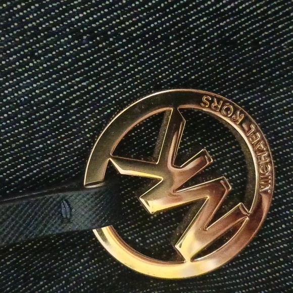 Michael Kors bag🎀 - Picture 3 of 6